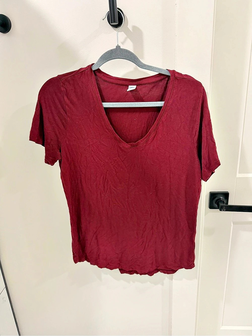 Old Navy Luxe V-Neck Short Sleeve T-Shirt Red Medium